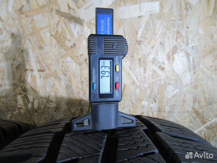 Michelin Agilis Alpin 215/60 R17