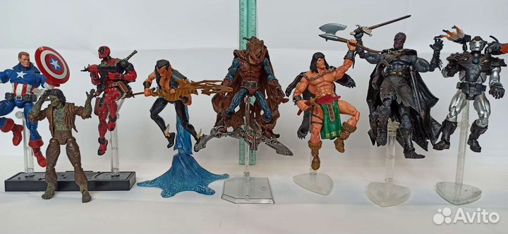 Toybiz hasbro shelf X-men Avengers Marvel Legends