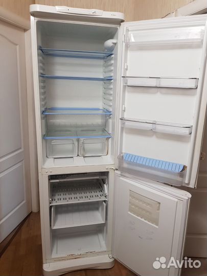 Холодильник Indesit бу