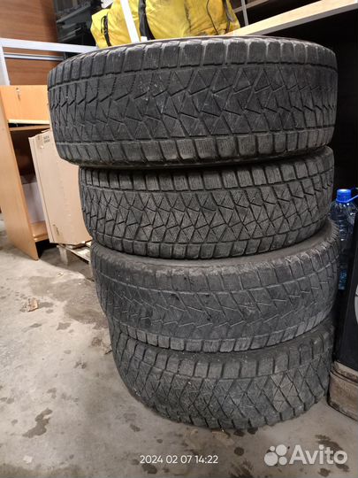 Bridgestone Blizzak DM-V2 235/65 R18 106S