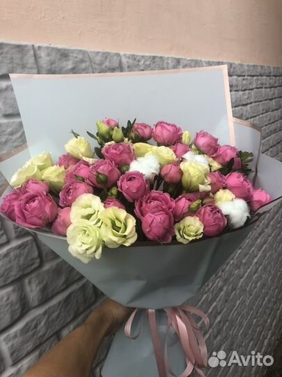 Букет из пионовидных кустовых роз Мисти баблз