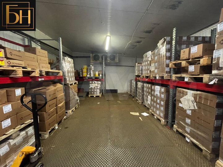База со складом-холодильником, 900 м²