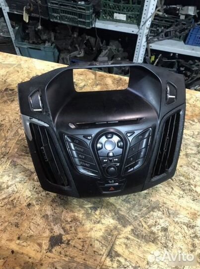 Центральная консоль Ford Focus 3 2012