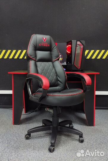 Игровое кресло чёрно-красное