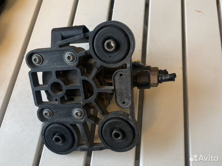 Клапана пневмоподвески Range Rover Vogue l322