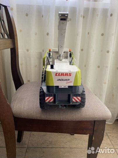 Комбайн зерноуборочнвй Bruder Claas Jaguar 900