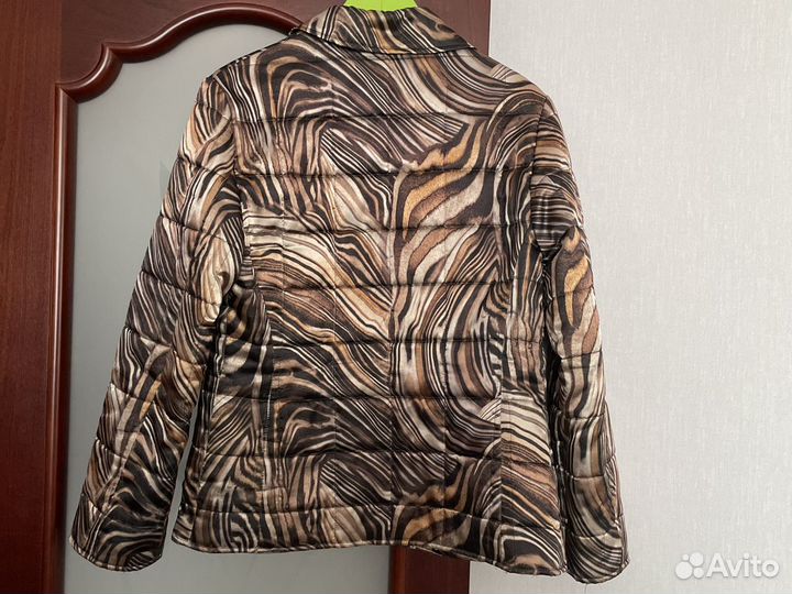 Женская куртка, на синтепоне 46-48размер