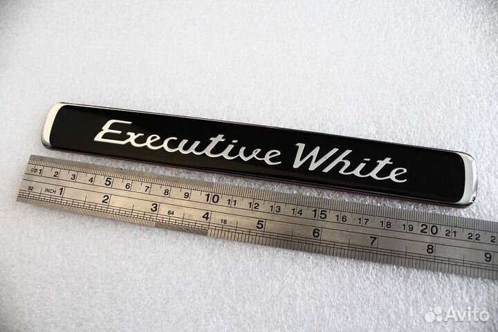 Эмблема Шильдик Executive White / Black L5HF4