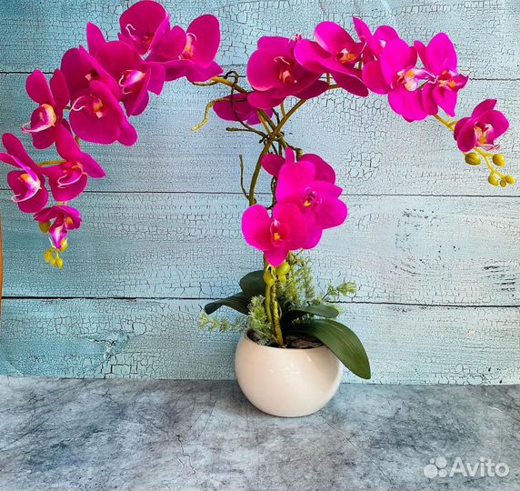 Искусственная орхидея. Имитация живой орхидеи