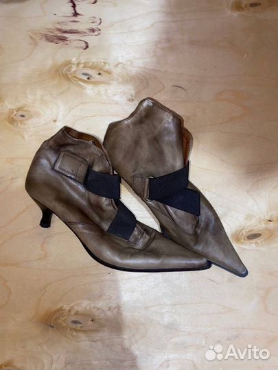 Ботильоны винтаж италия с острым носом