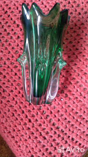 Изьящная вазочка из чешского стекла