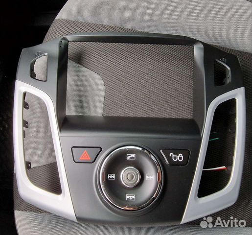 Рамка под магнитолу 9 дюймов на Форд Фокус 3