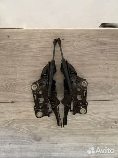 Петля капота левая/правая BMW G11/G12 цвет 475