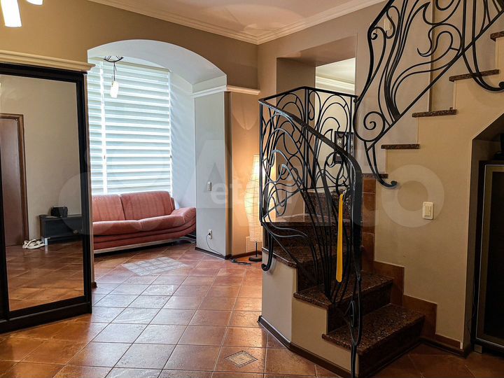 4-к. квартира, 175,8 м², 5/5 эт.