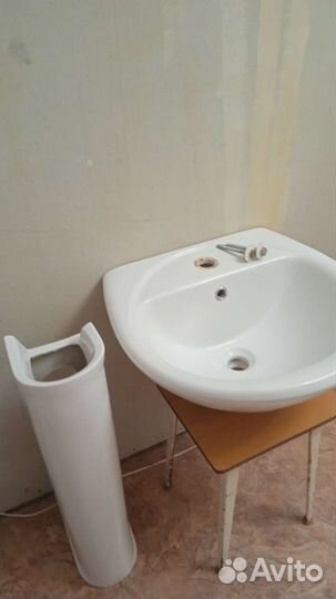 Раковина с подставкой