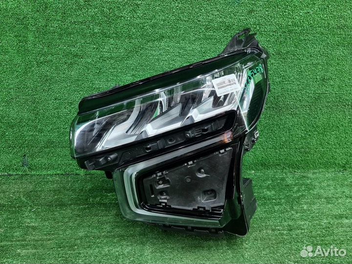 Фара левая Chevrolet Tahoe