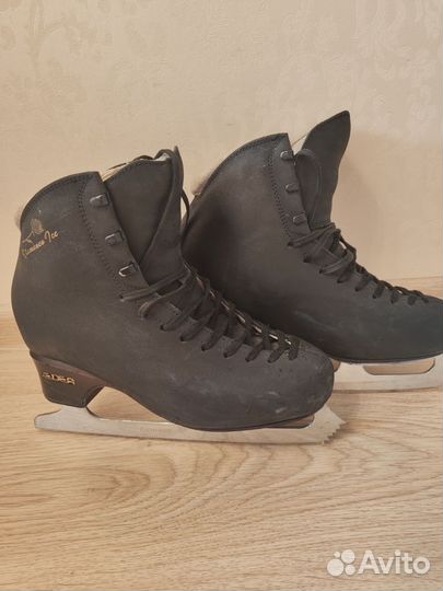 Фигурные коньки edea 250