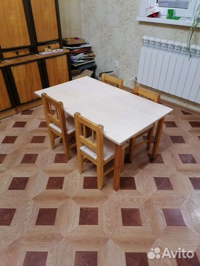 Детский стол и стульчики