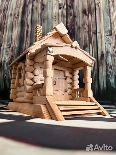 Домик с крылечком