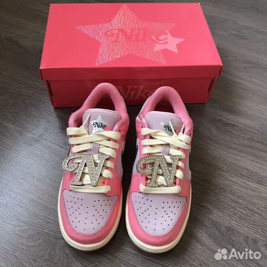 Nike dunk low barbie