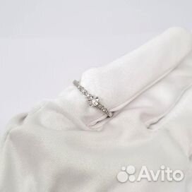 Кольцо с природным камнем Золото