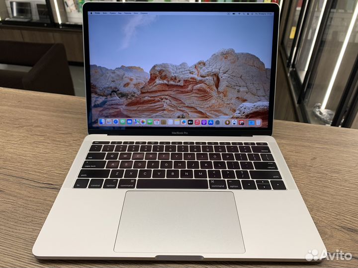 MacBook Pro 13” (2016) i5 2.0ghz 8gb SSD 256