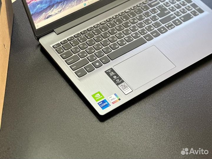 Ноутбук новый i7-11пок/geforce MX 450/Ozy 8gb