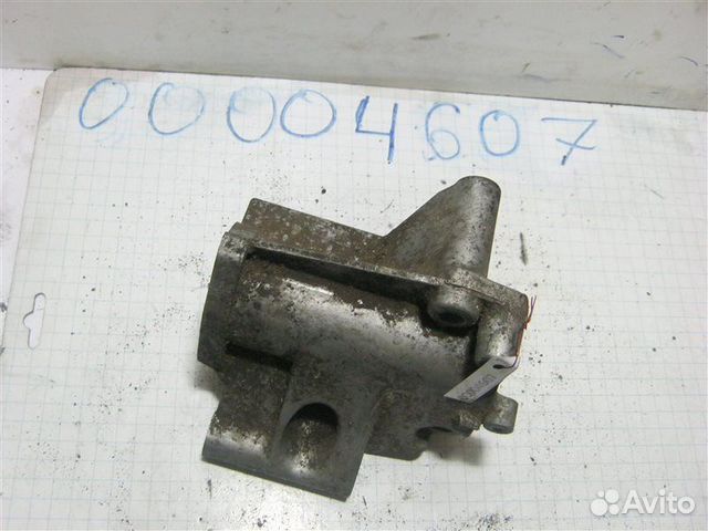 Кронштейн генератора Audi 100 C4 (1991-1994)