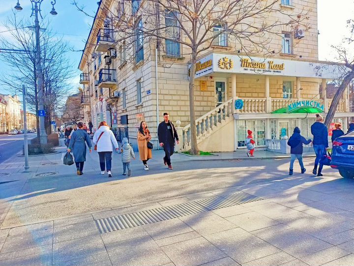 Мегатрафик. Кофейня или Магазин на Большой Морской