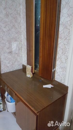 Трюмо с зеркалами.тумба времен СССР