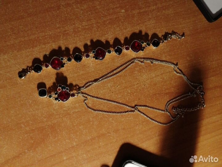 Комплект бижутерии от Avon 