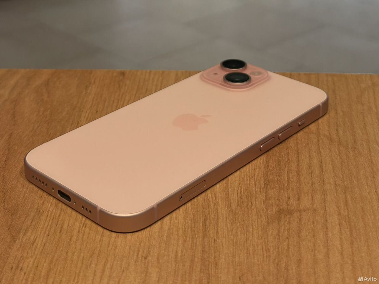 iPhone 15, 256 ГБ