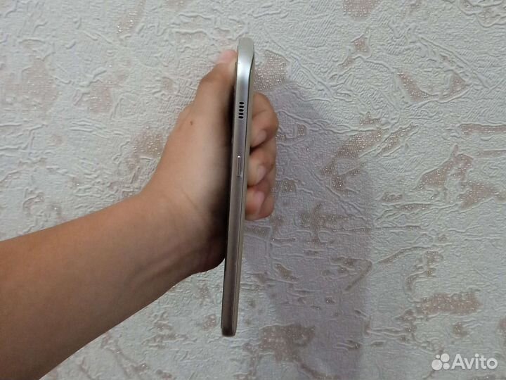 Телефон Samsung