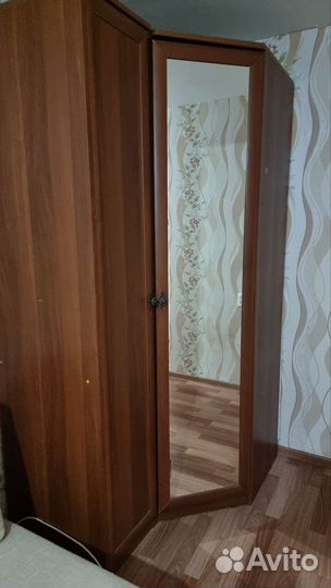 Угловой шкаф