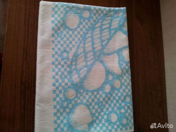 Льняные скатерти 3 шт