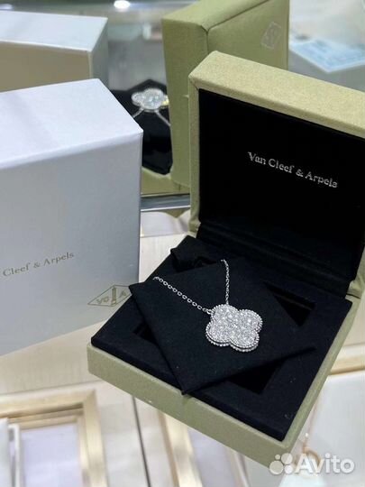 Подвеска Van Cleef Magic Alhambra