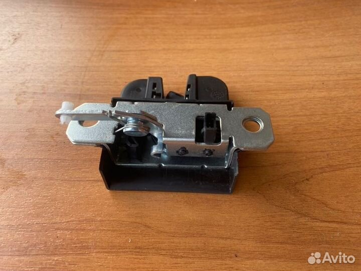Замок крышки багажника Vw Транспортер Т5 2003-2009