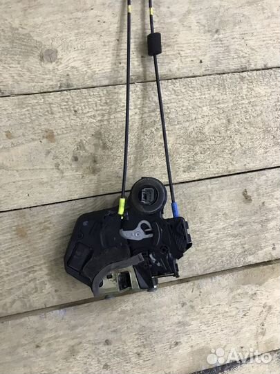 Toyota land cruiser prado 120 замок левый задний