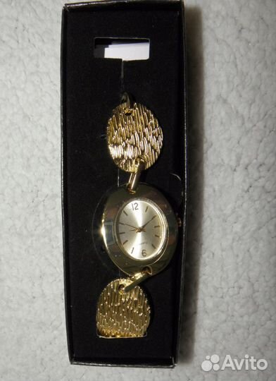 Часы женские наручные и браслеты