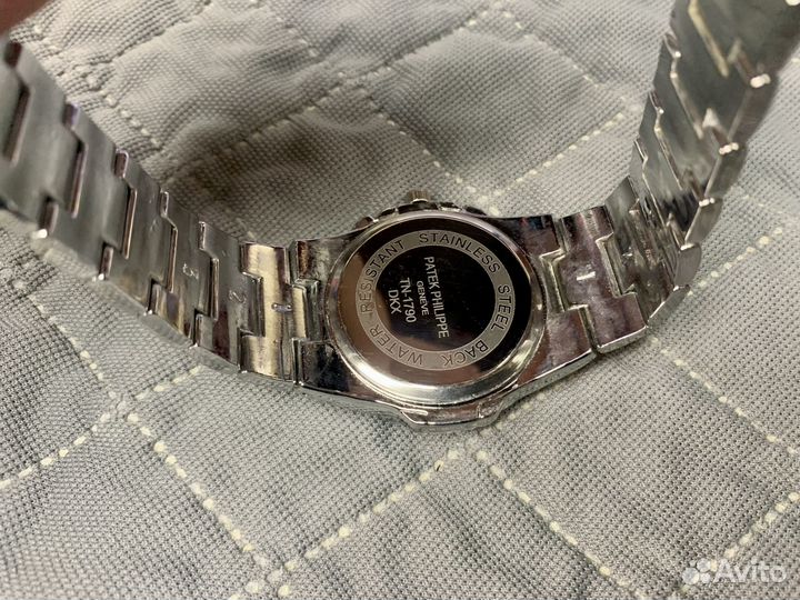 Часы Patek Philippe Nautilus