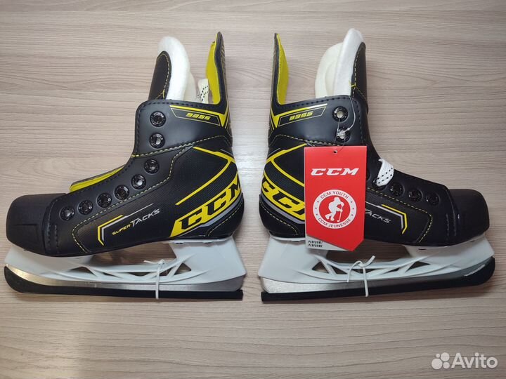 Хоккейные коньки CCM Super Tacks 9355 (Y13)