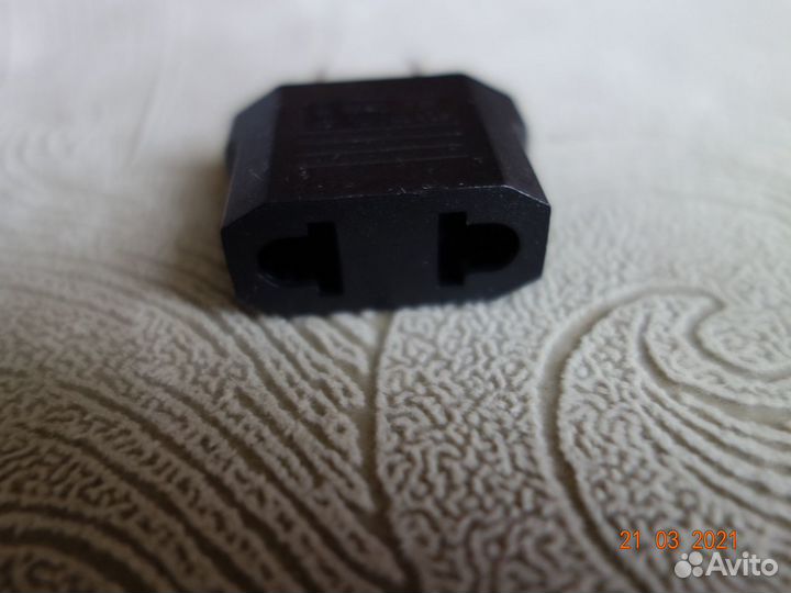 Переходник с европейской вилки на американскую