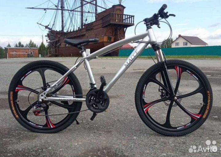 Велосипед на литых дисках 24