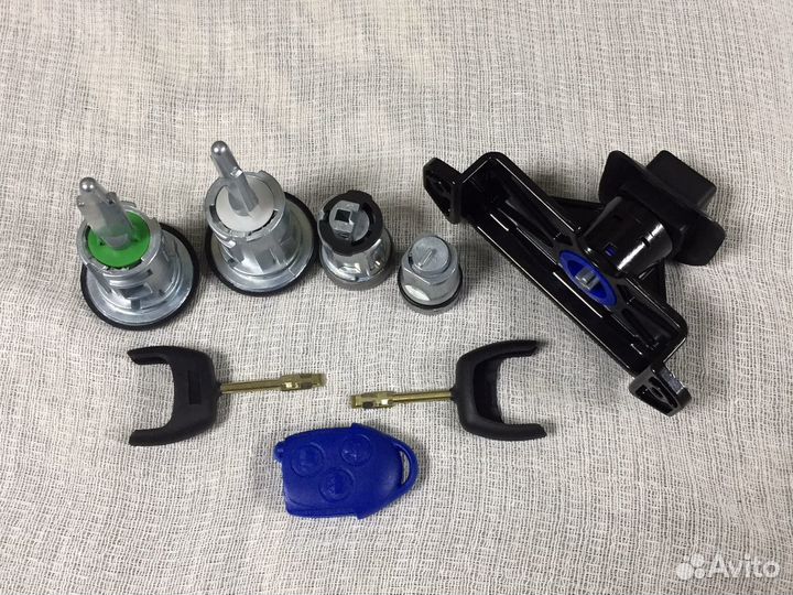 Комплект личинок замка на Форд Транзит