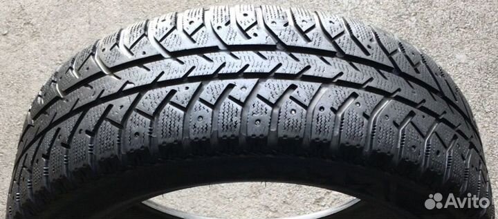 Bridgestone Ice Cruiser 7000 215/60 R17