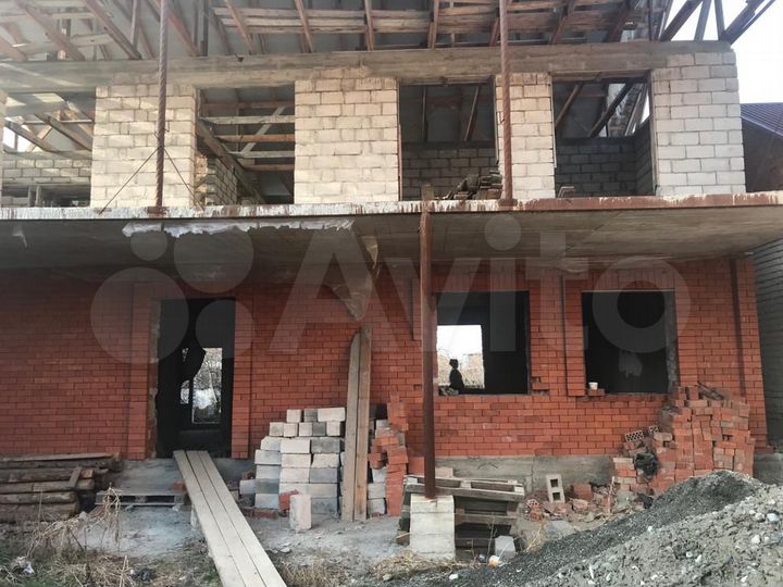 Дом 300 м² на участке 6 сот.