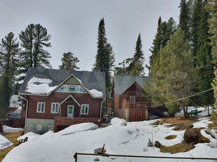 Усадьба с гостевыми домами, 500 м²