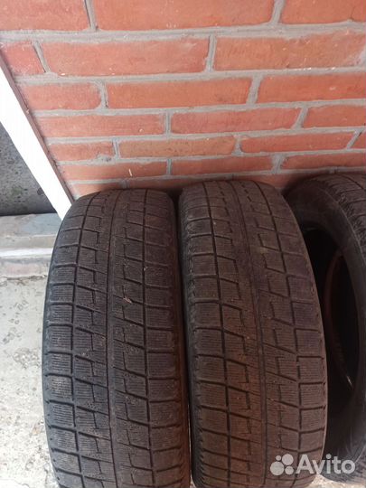 Bridgestone Blizzak Revo2 215/60 R17