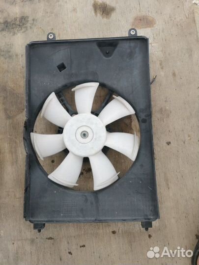 Диффузор радиатора правый Honda Stepwgn RK1