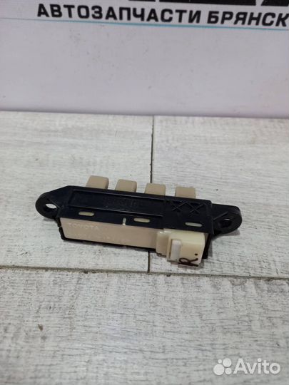 Кнопки памяти сидения Lexus IS II